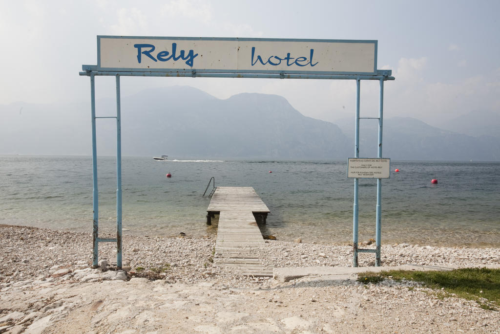 Hotel Residence Rely Brenzone sul Garda Eksteriør bilde
