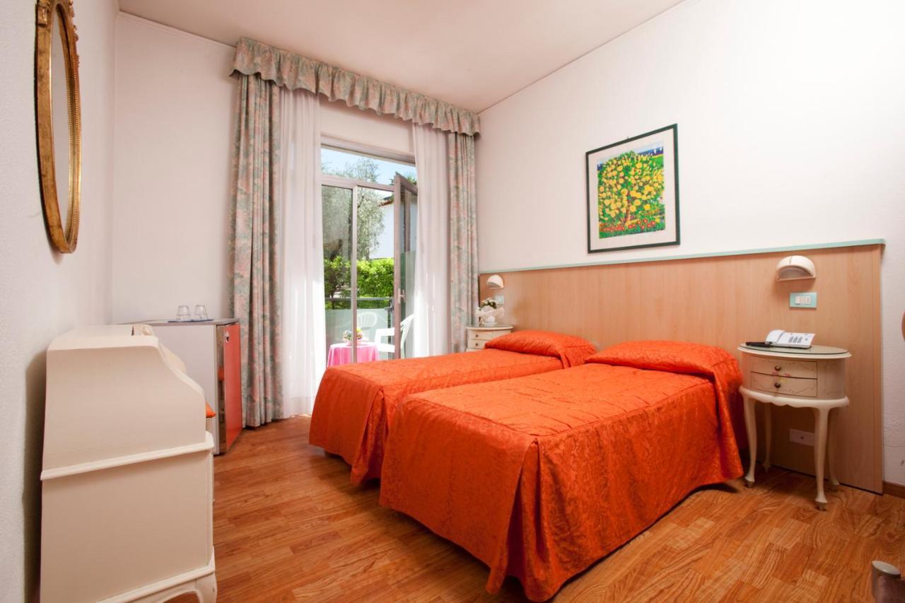 Hotel Residence Rely Brenzone sul Garda Rom bilde